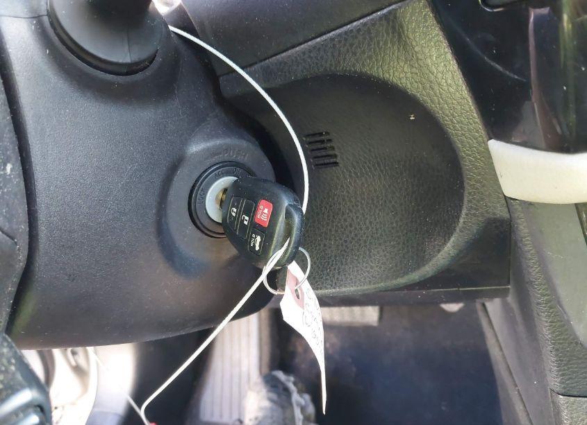 Photo 11 of 2015 Toyota Corolla LE (VIN 5YFBURHE0FP276582)