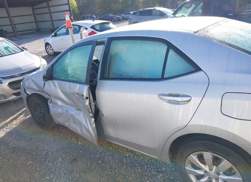 Photo 14 of 2015 Toyota Corolla LE (VIN 5YFBURHE0FP276582)