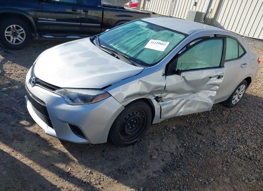 Photo 2 of 2015 Toyota Corolla LE (VIN 5YFBURHE0FP276582)