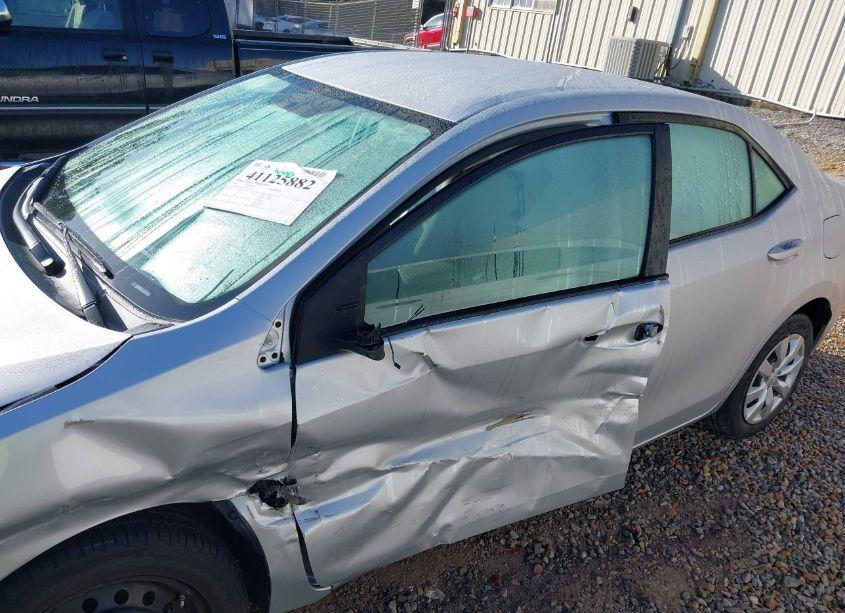 Photo 6 of 2015 Toyota Corolla LE (VIN 5YFBURHE0FP276582)