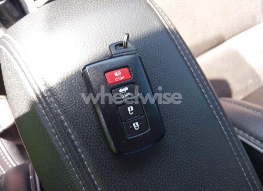 Photo 11 of 2015 Toyota Corolla S PLUS (VIN 5YFBURHE0FP292460)