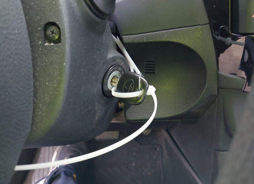 Photo 11 of 2015 Toyota Corolla L (VIN 5YFBURHE0FP304090)