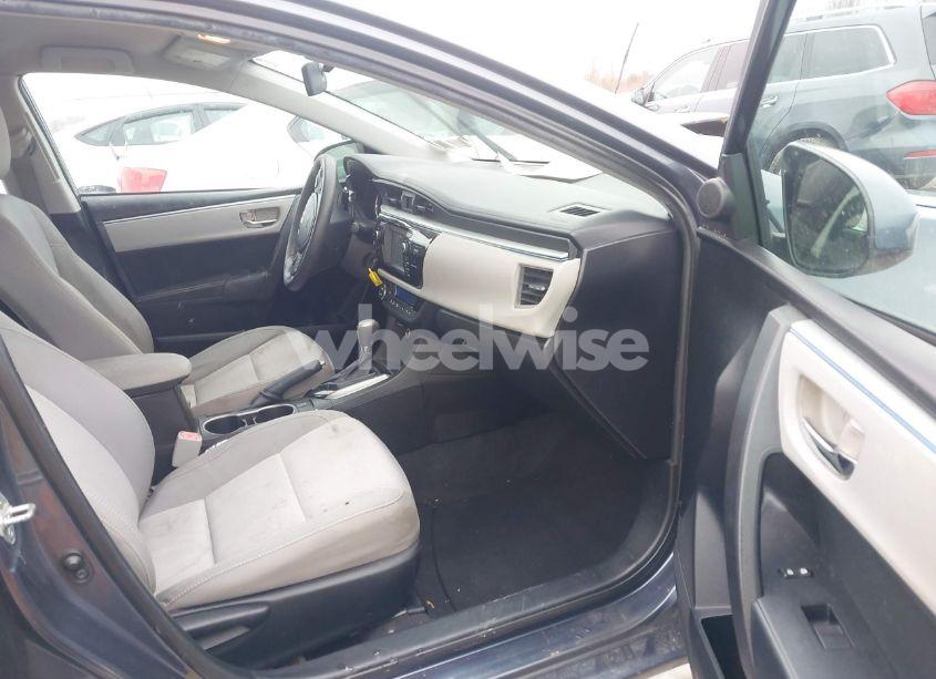 Photo 5 of 2015 Toyota Corolla LE (VIN 5YFBURHE0FP305952)