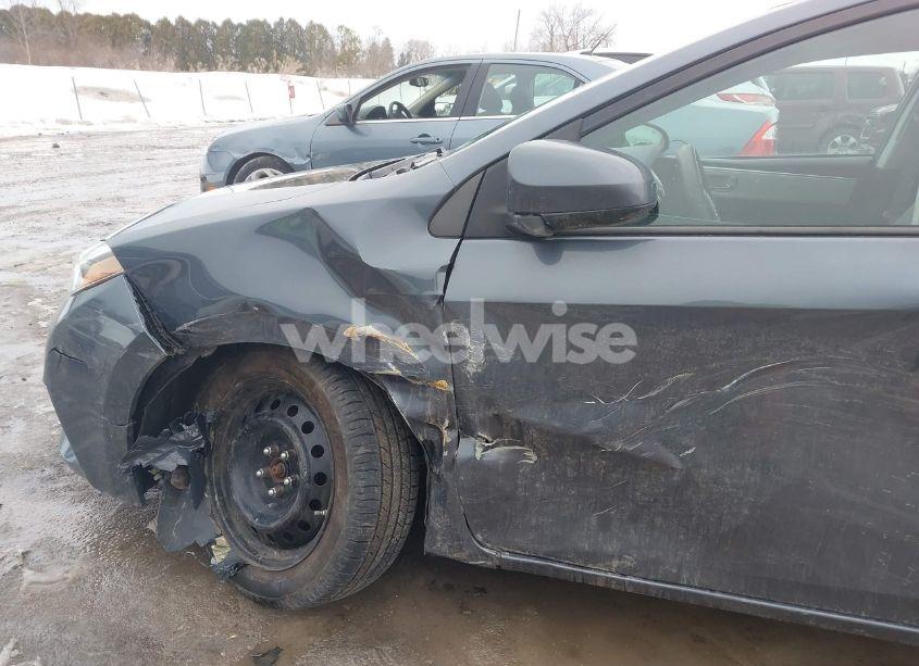 Photo 6 of 2015 Toyota Corolla LE (VIN 5YFBURHE0FP305952)