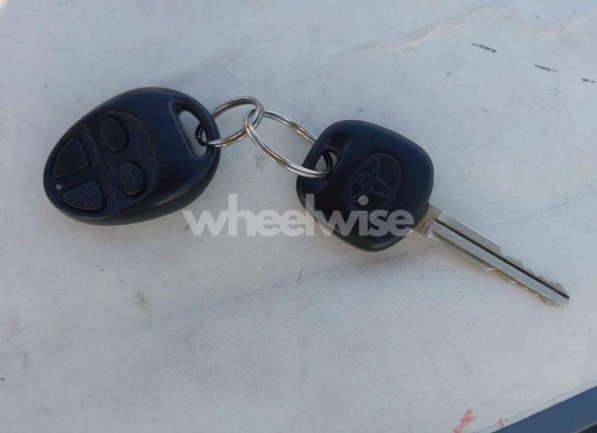 Photo 11 of 2015 Toyota Corolla L (VIN 5YFBURHE0FP325800)