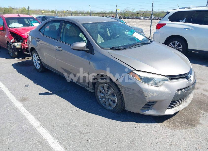 2016 Toyota Corolla LE (VIN 5YFBURHE0GP371998) main photo