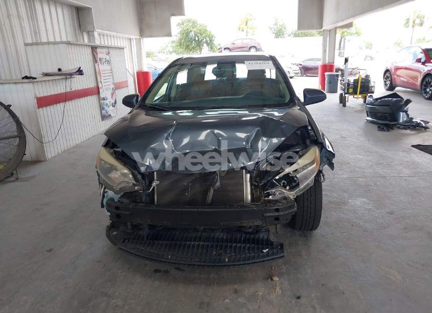 Photo 13 of 2016 Toyota Corolla LE (VIN 5YFBURHE0GP375002)