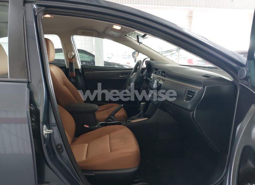 Photo 5 of 2016 Toyota Corolla LE (VIN 5YFBURHE0GP375002)