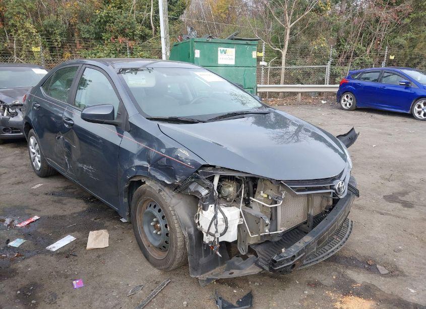 2016 Toyota Corolla LE (VIN 5YFBURHE0GP380183) main photo