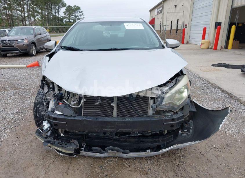 Photo 13 of 2016 Toyota Corolla L (VIN 5YFBURHE0GP496399)