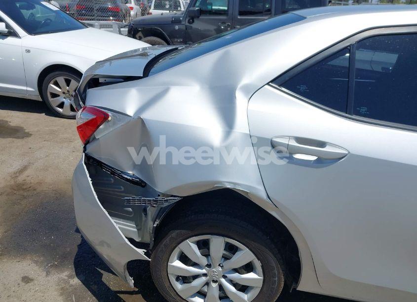 Photo 17 of 2016 Toyota Corolla LE (VIN 5YFBURHE0GP503383)