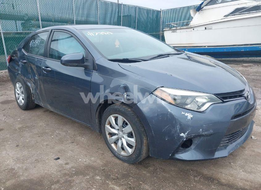 2016 Toyota Corolla LE (VIN 5YFBURHE0GP528865) main photo