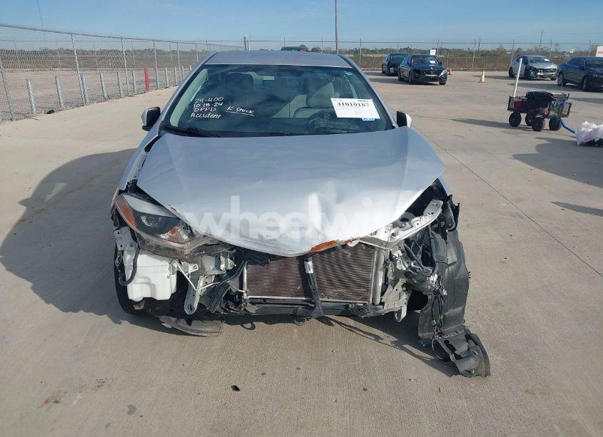 Photo 12 of 2016 Toyota Corolla LE (VIN 5YFBURHE0GP535525)