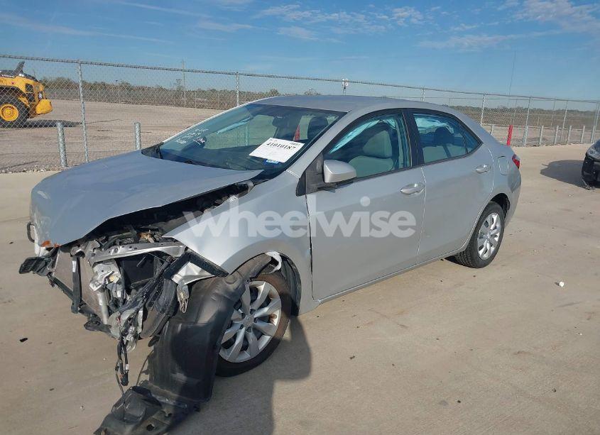 Photo 2 of 2016 Toyota Corolla LE (VIN 5YFBURHE0GP535525)