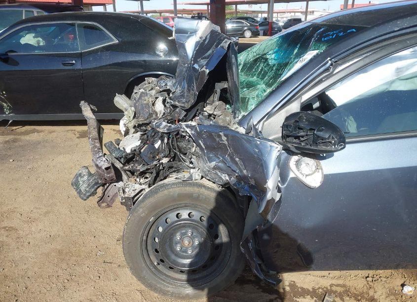 Photo 6 of 2016 Toyota Corolla LE (VIN 5YFBURHE0GP558478)