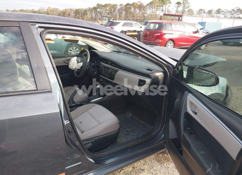 Photo 5 of 2016 Toyota Corolla LE (VIN 5YFBURHE0GP560974)