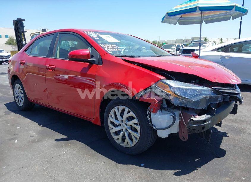 2017 Toyota Corolla LE (VIN 5YFBURHE0HP584032) main photo