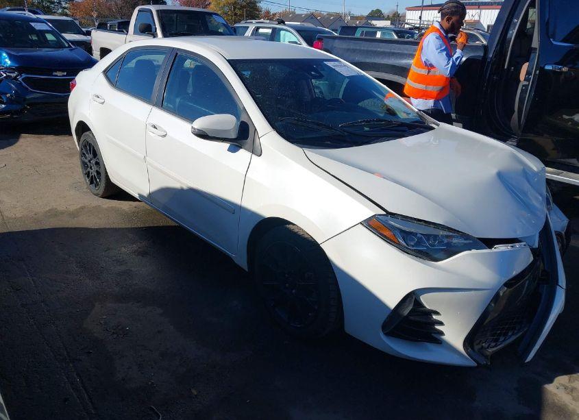 2017 Toyota Corolla SE SPECIAL EDITION (VIN 5YFBURHE0HP595869) main photo