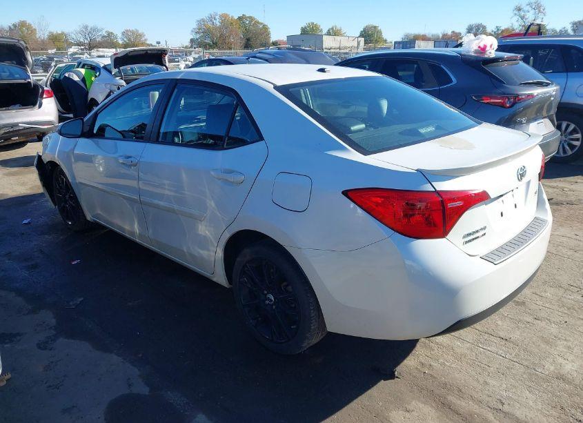 Photo 3 of 2017 Toyota Corolla SE SPECIAL EDITION (VIN 5YFBURHE0HP595869)