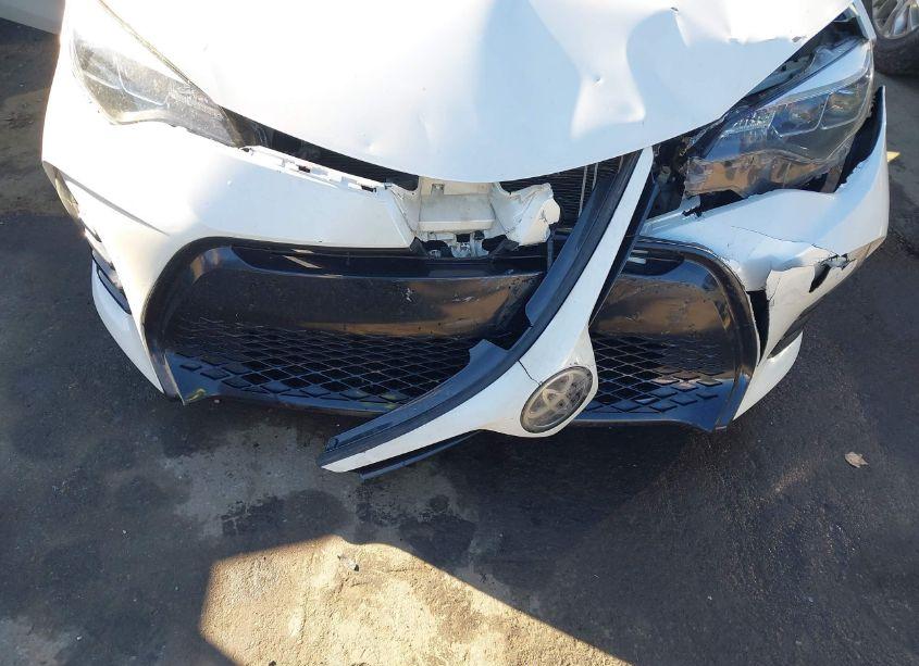 Photo 6 of 2017 Toyota Corolla SE SPECIAL EDITION (VIN 5YFBURHE0HP595869)