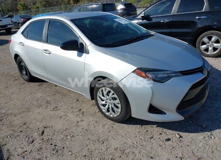 2017 Toyota Corolla LE (VIN 5YFBURHE0HP597024) main photo