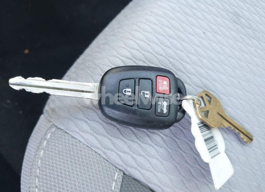 Photo 11 of 2017 Toyota Corolla LE (VIN 5YFBURHE0HP597024)