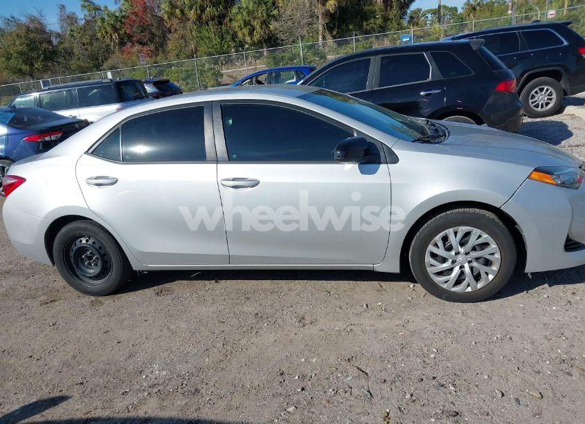 Photo 13 of 2017 Toyota Corolla LE (VIN 5YFBURHE0HP597024)