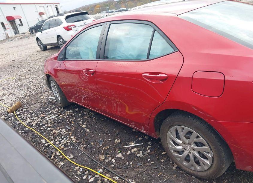 Photo 15 of 2017 Toyota Corolla LE (VIN 5YFBURHE0HP610452)