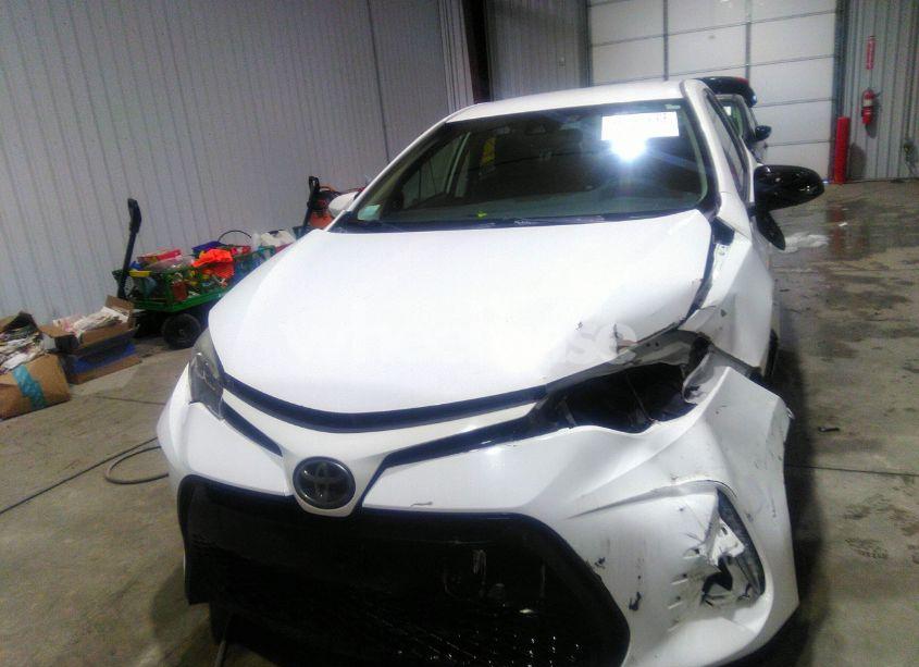 Photo 12 of 2017 Toyota Corolla SE (VIN 5YFBURHE0HP611195)