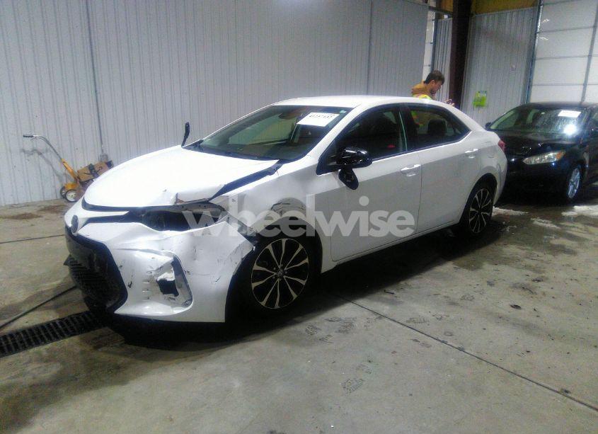 Photo 2 of 2017 Toyota Corolla SE (VIN 5YFBURHE0HP611195)