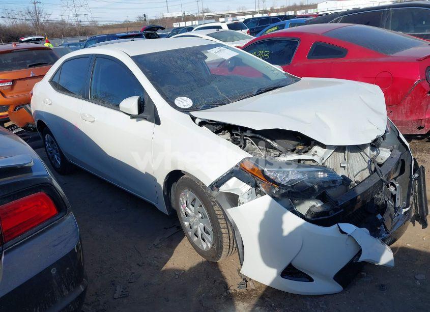 2017 Toyota Corolla LE (VIN 5YFBURHE0HP617594) main photo