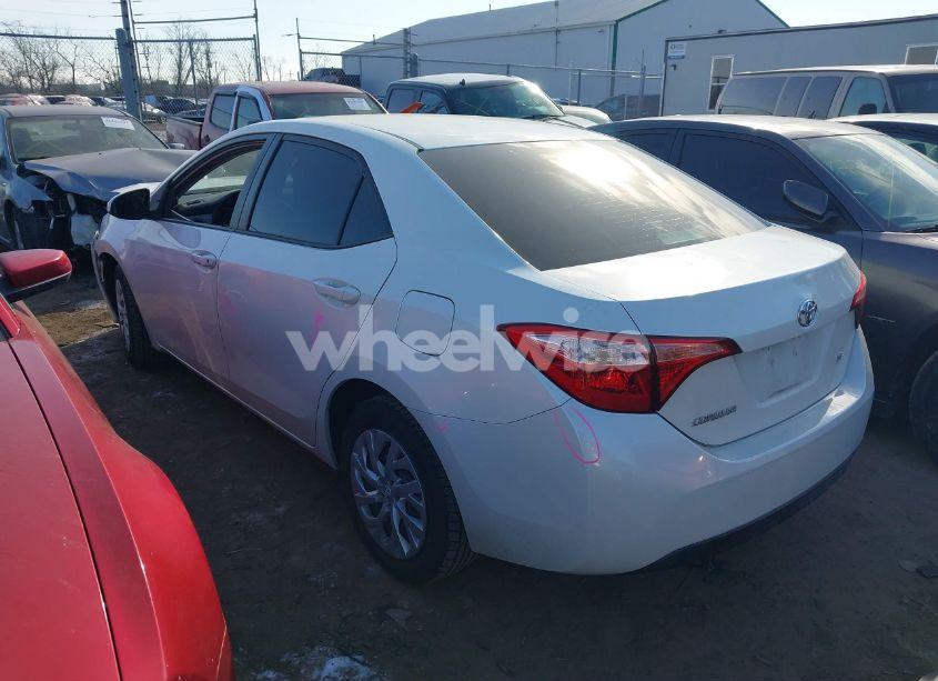 Photo 3 of 2017 Toyota Corolla LE (VIN 5YFBURHE0HP617594)