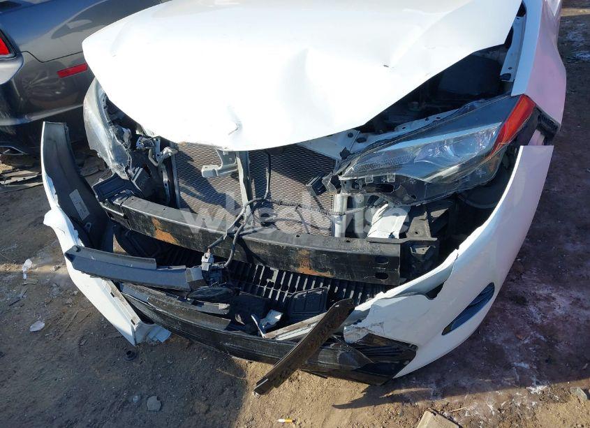 Photo 6 of 2017 Toyota Corolla LE (VIN 5YFBURHE0HP617594)