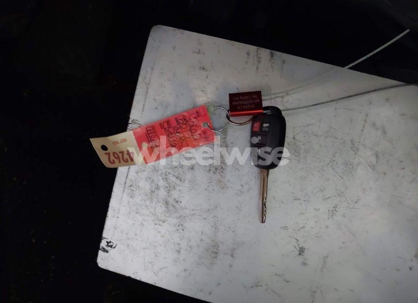 Photo 11 of 2017 Toyota Corolla LE (VIN 5YFBURHE0HP626294)