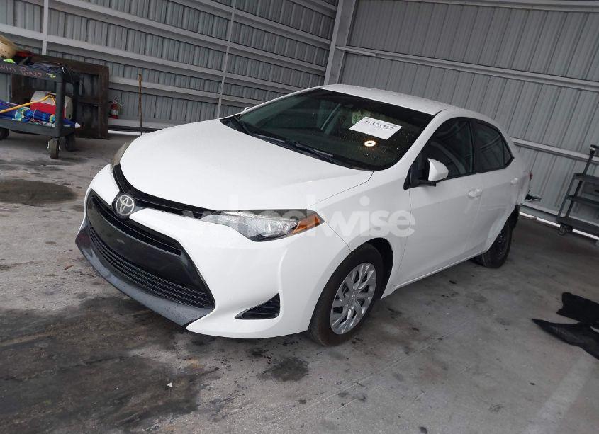 Photo 2 of 2017 Toyota Corolla LE (VIN 5YFBURHE0HP626294)