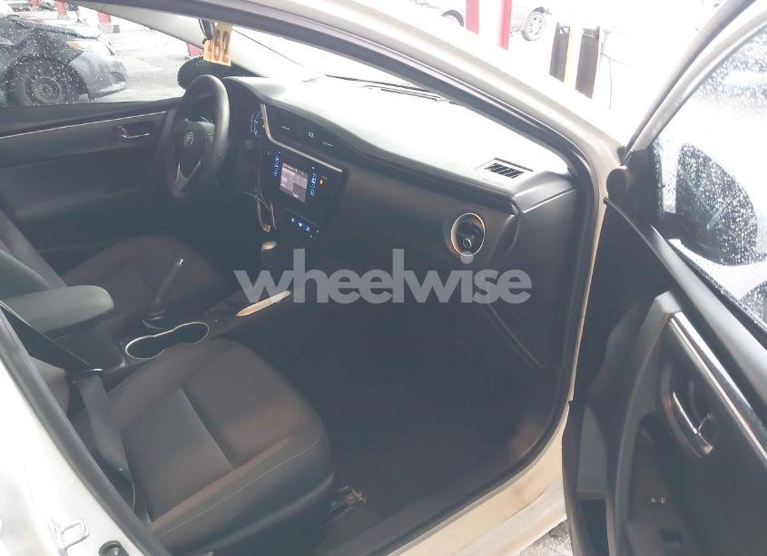 Photo 5 of 2017 Toyota Corolla LE (VIN 5YFBURHE0HP626294)