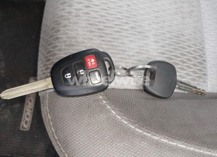 Photo 11 of 2017 Toyota Corolla LE (VIN 5YFBURHE0HP673048)