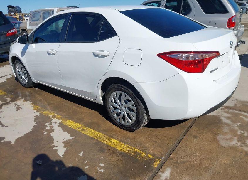 Photo 3 of 2017 Toyota Corolla LE (VIN 5YFBURHE0HP700992)