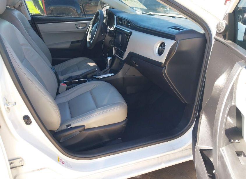 Photo 5 of 2017 Toyota Corolla LE (VIN 5YFBURHE0HP700992)