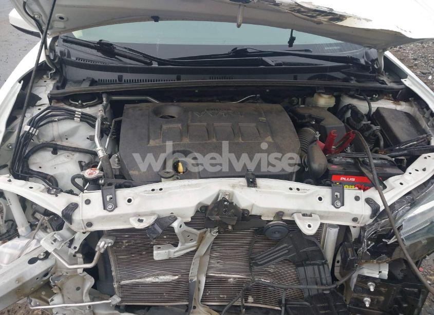 Photo 10 of 2017 Toyota Corolla L/LE/SE/SE SPECIAL EDITION/XLE/XSE (VIN 5YFBURHE0HP729554)