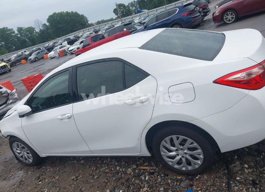 Photo 14 of 2017 Toyota Corolla L/LE/SE/SE SPECIAL EDITION/XLE/XSE (VIN 5YFBURHE0HP729554)