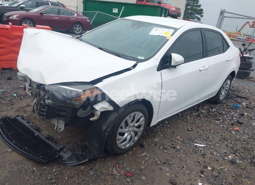 Photo 2 of 2017 Toyota Corolla L/LE/SE/SE SPECIAL EDITION/XLE/XSE (VIN 5YFBURHE0HP729554)