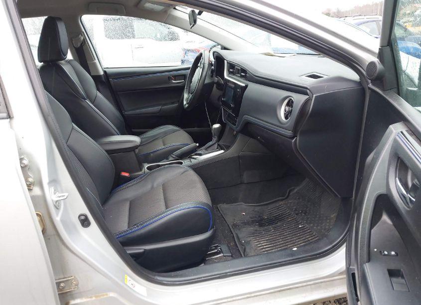 Photo 5 of 2017 Toyota Corolla SE (VIN 5YFBURHE0HP735726)