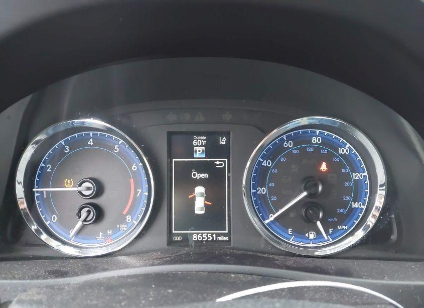 Photo 7 of 2017 Toyota Corolla SE (VIN 5YFBURHE0HP735726)