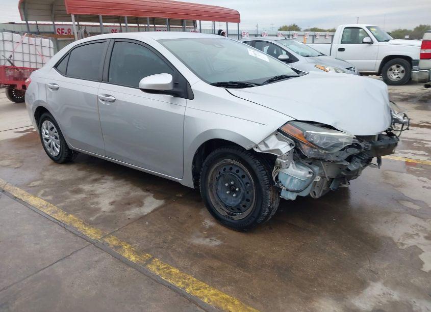 2017 Toyota Corolla LE (VIN 5YFBURHE0HP737735) main photo