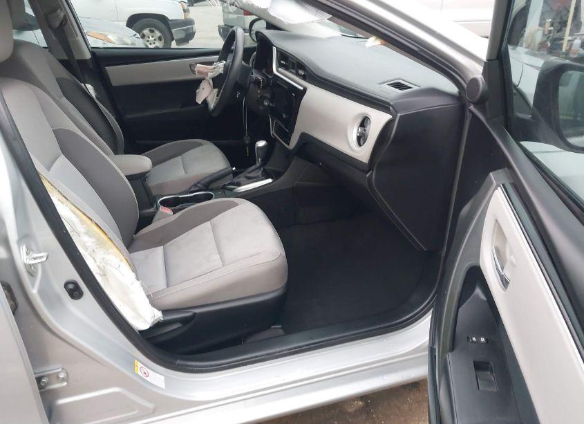 Photo 5 of 2017 Toyota Corolla LE (VIN 5YFBURHE0HP737735)