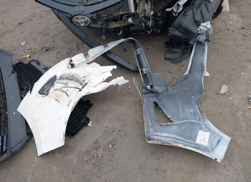 Photo 11 of 2018 Toyota Corolla LE (VIN 5YFBURHE0JP754153)