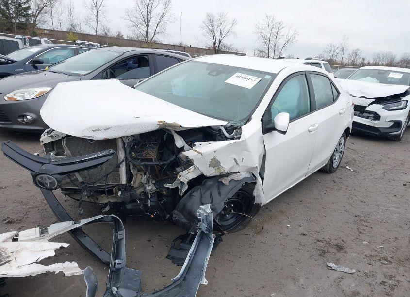 Photo 2 of 2018 Toyota Corolla LE (VIN 5YFBURHE0JP754153)