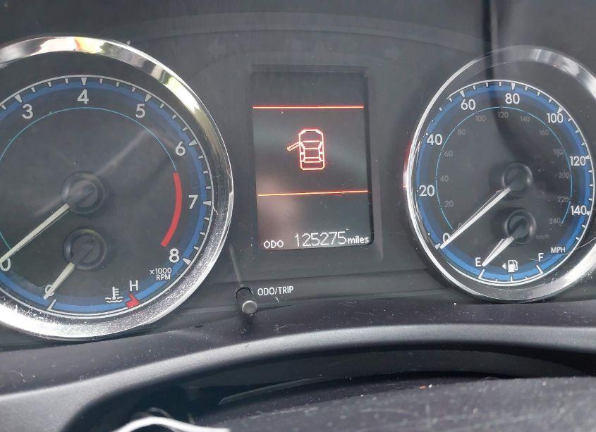 Photo 7 of 2018 Toyota Corolla LE (VIN 5YFBURHE0JP754153)