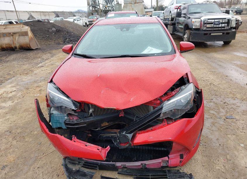 Photo 12 of 2018 Toyota Corolla LE (VIN 5YFBURHE0JP756629)